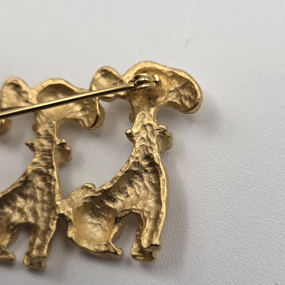 Gold Tone Puppy Dog Brooch Pin - Picture 7 of 11